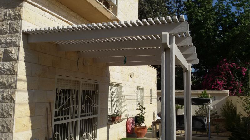 How Pergola And Arbor Installations Enhance Backyard Design